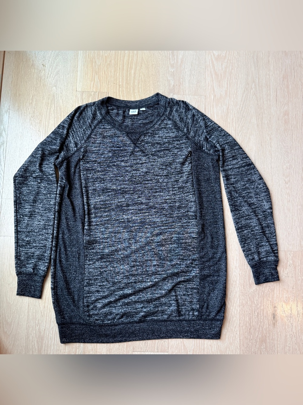 GAP Maternity/Nursing Crewneck Sweatshirt in Charcoal Heather - Size M